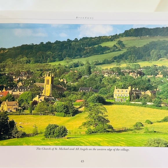 Cotswold Scene The Villages & Landscapes Chris Andrew’s Paperback Book - Picture 11 of 14